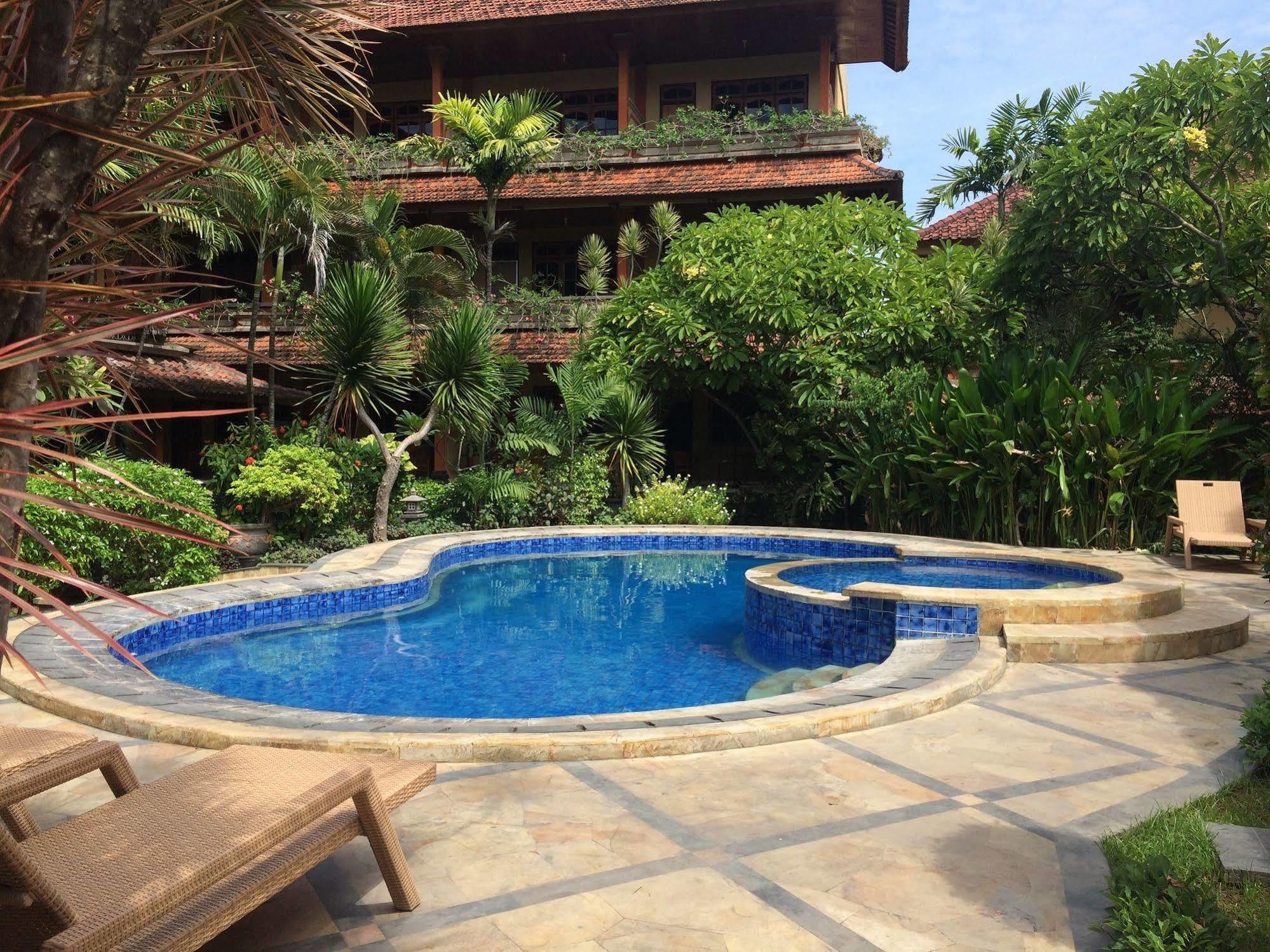 Suka Beach Inn Kuta Lombok Exterior foto